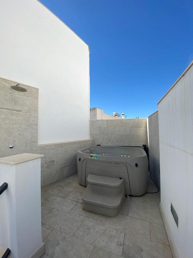 New Townhouse In The Heart Of Nerja With Jacuzzi Villa Ngoại thất bức ảnh